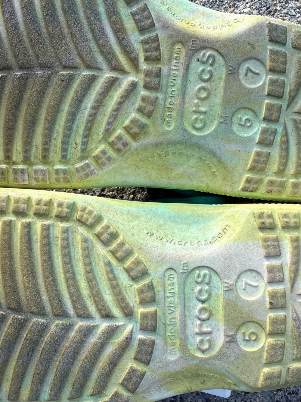 Margaritaville x Crocs - Picture 4 of 6
